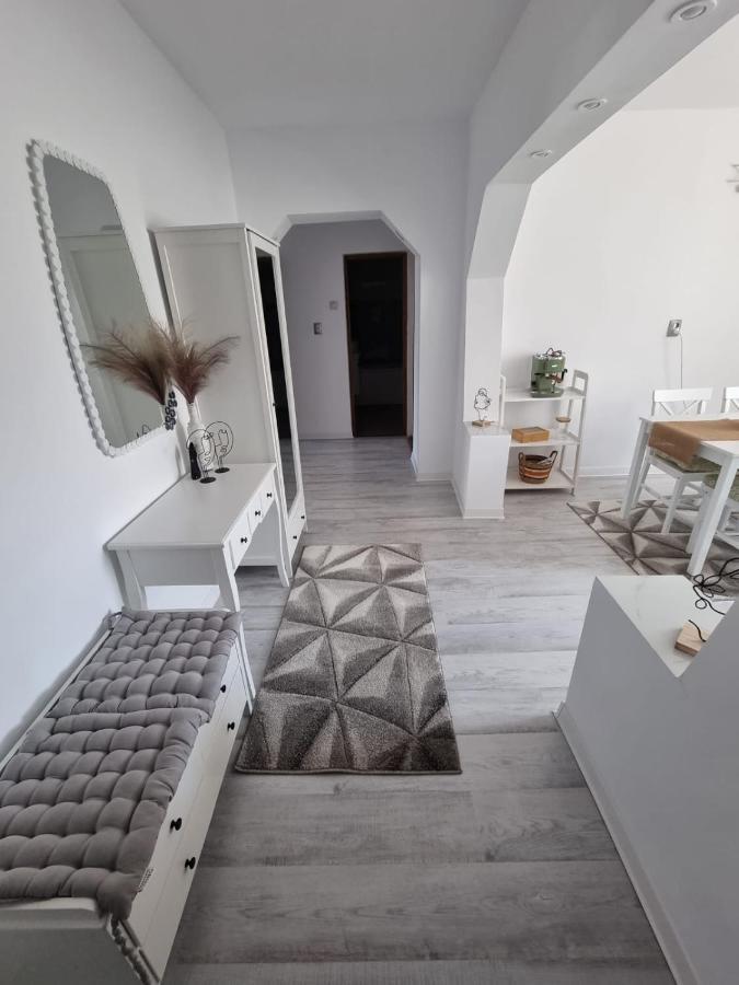 Clau Home Hunedoara Exterior photo
