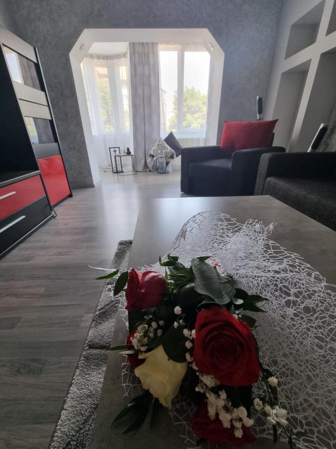 Clau Home Hunedoara Exterior photo