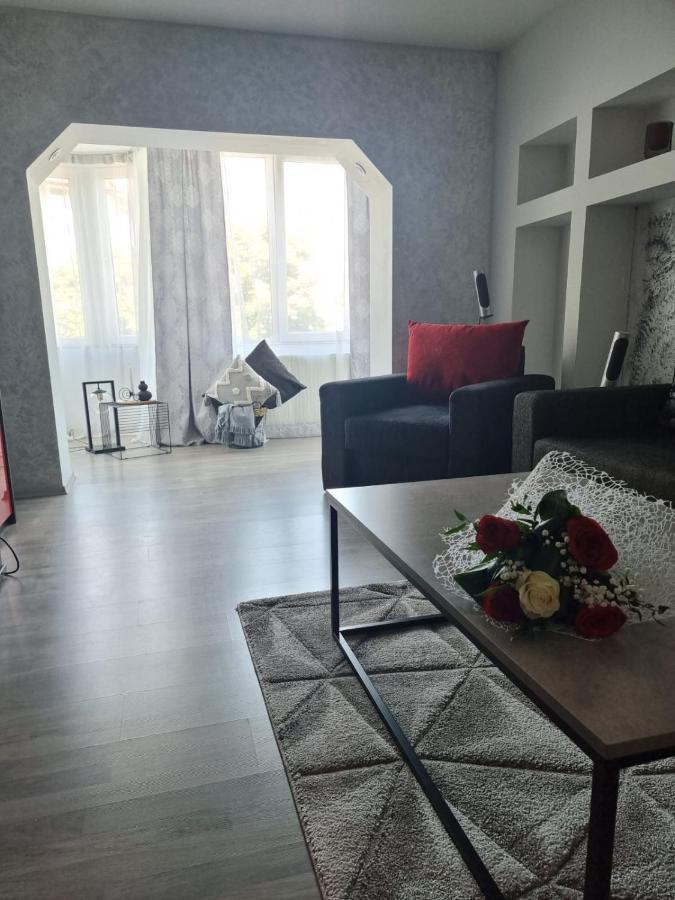 Clau Home Hunedoara Exterior photo